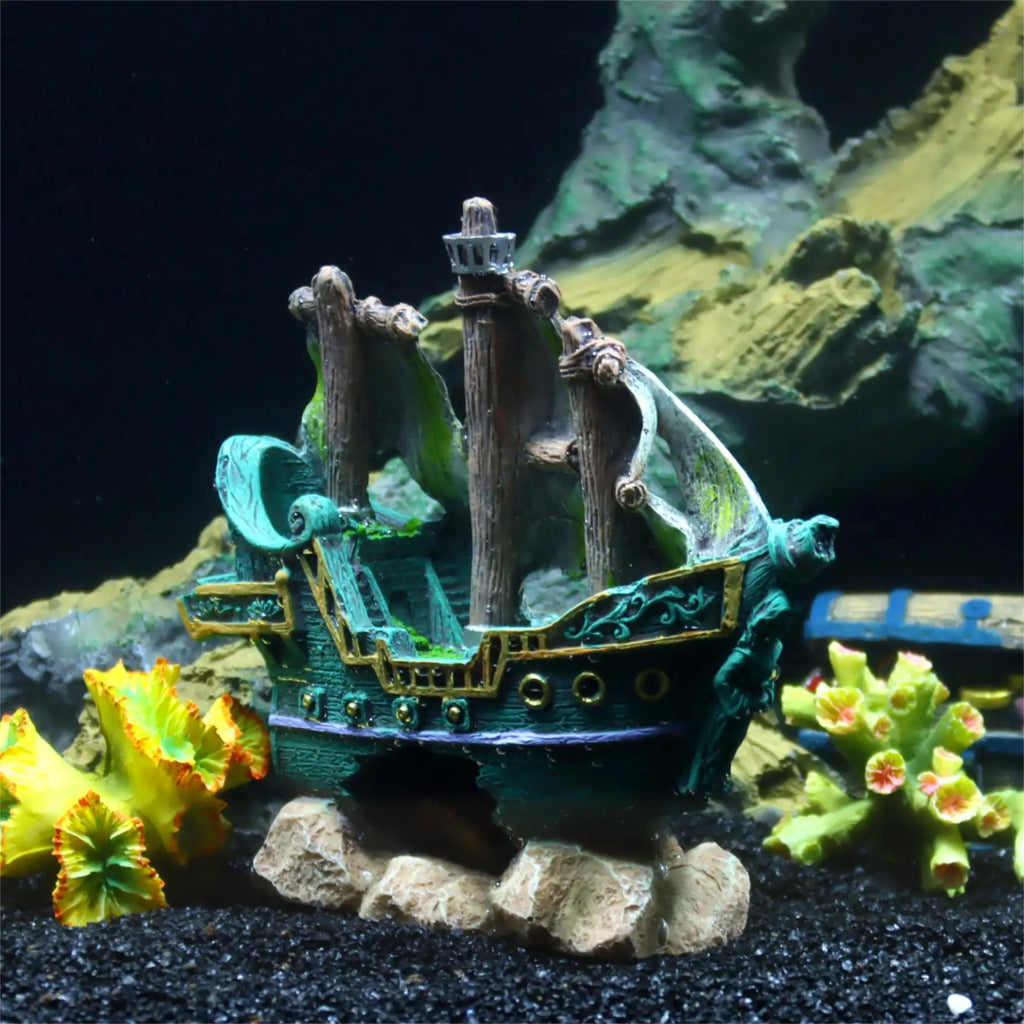 Aquarium resin decorations, pirate ship resin decorations, fish tank landscaping